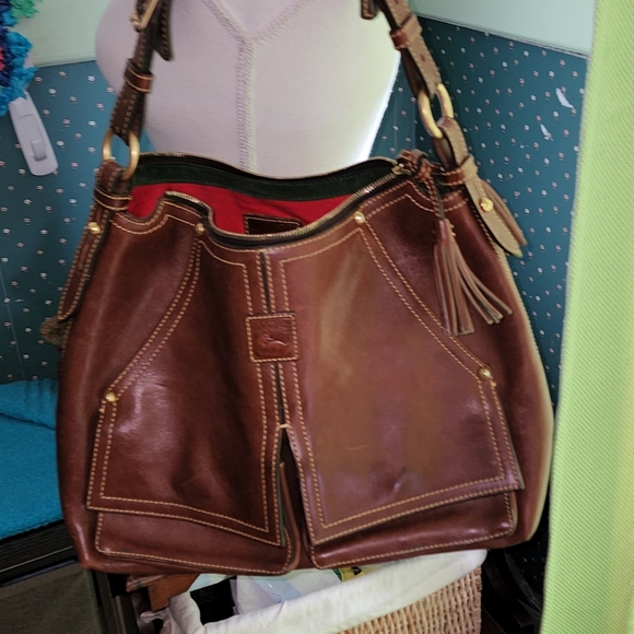 Dooney & Bourke Handbags - DOONEY BOURKE EUC XL KINGSTON LEATHER SATCHEL